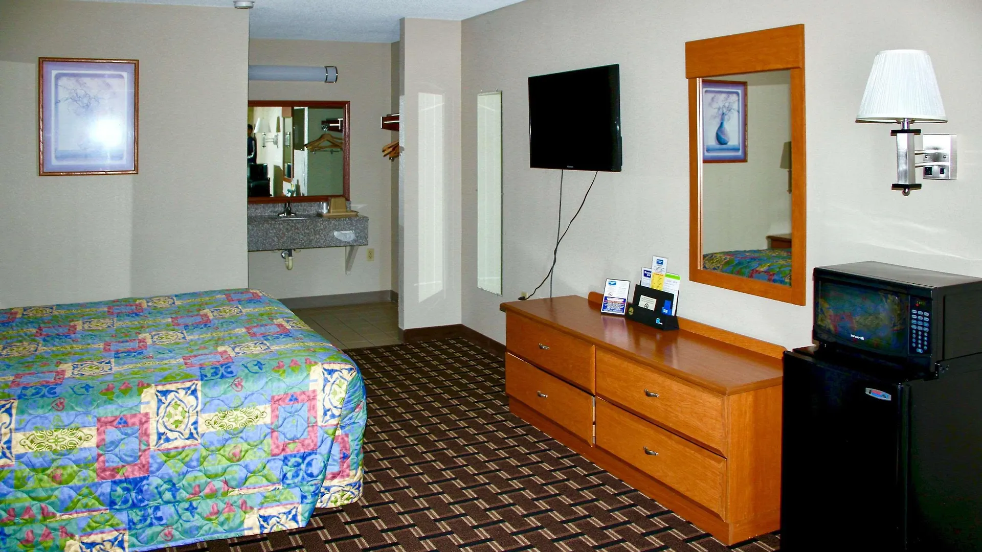 Rodeway Inn University Area Charlotte Hotel