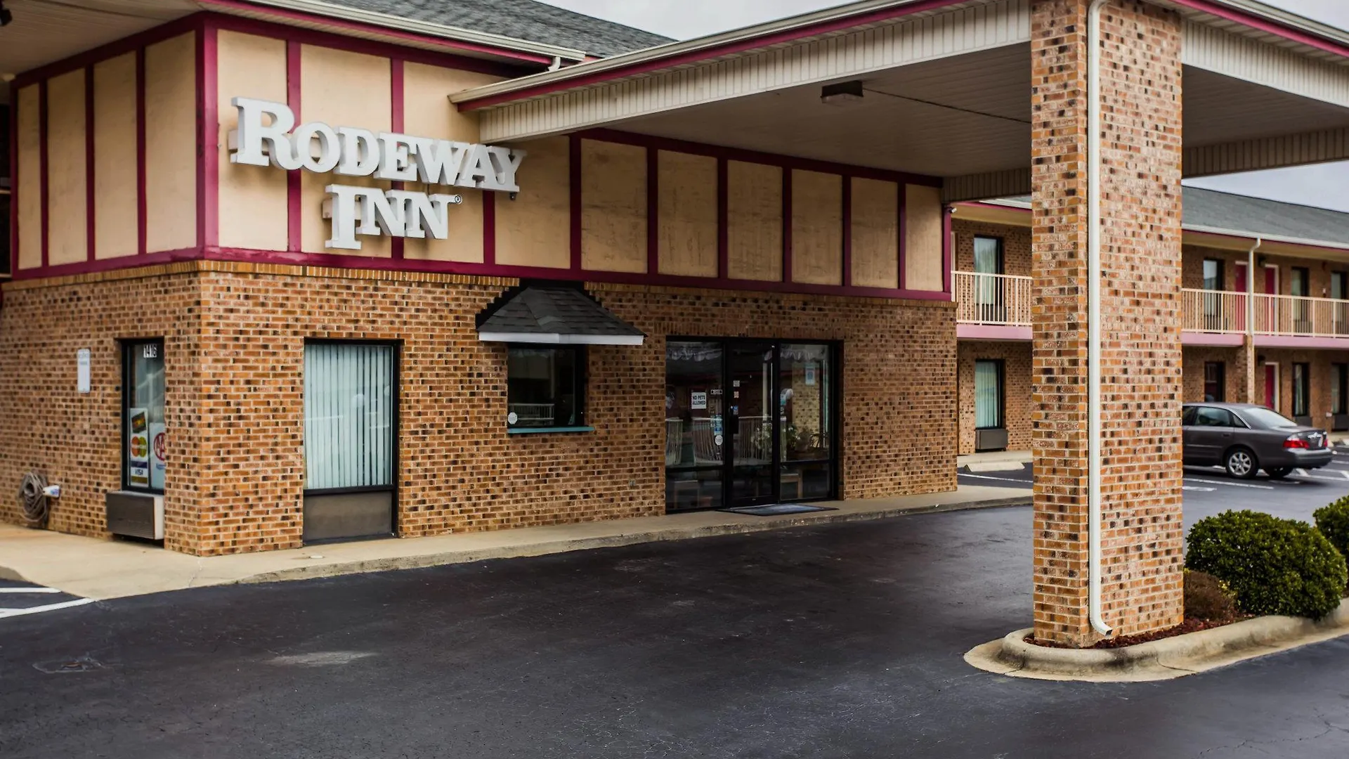 Rodeway Inn University Area Charlotte Hotel